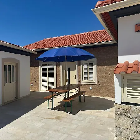 Casa De Ferias No Alqueidao Da Serra * Porto de Mós