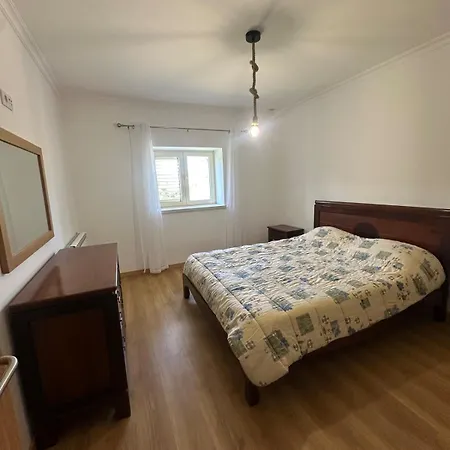 Casa De Ferias No Alqueidao Da Serra בית נופש