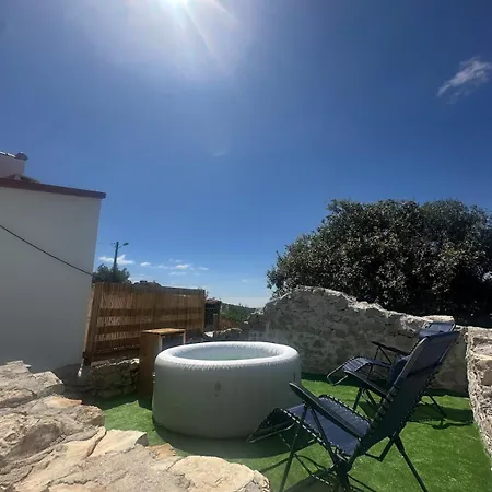 Casa De Ferias No Alqueidao Da Serra