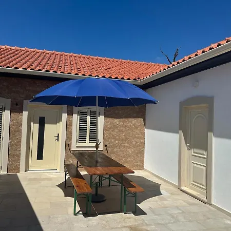 בית נופש Casa De Ferias No Alqueidao Da Serra Porto de Mós